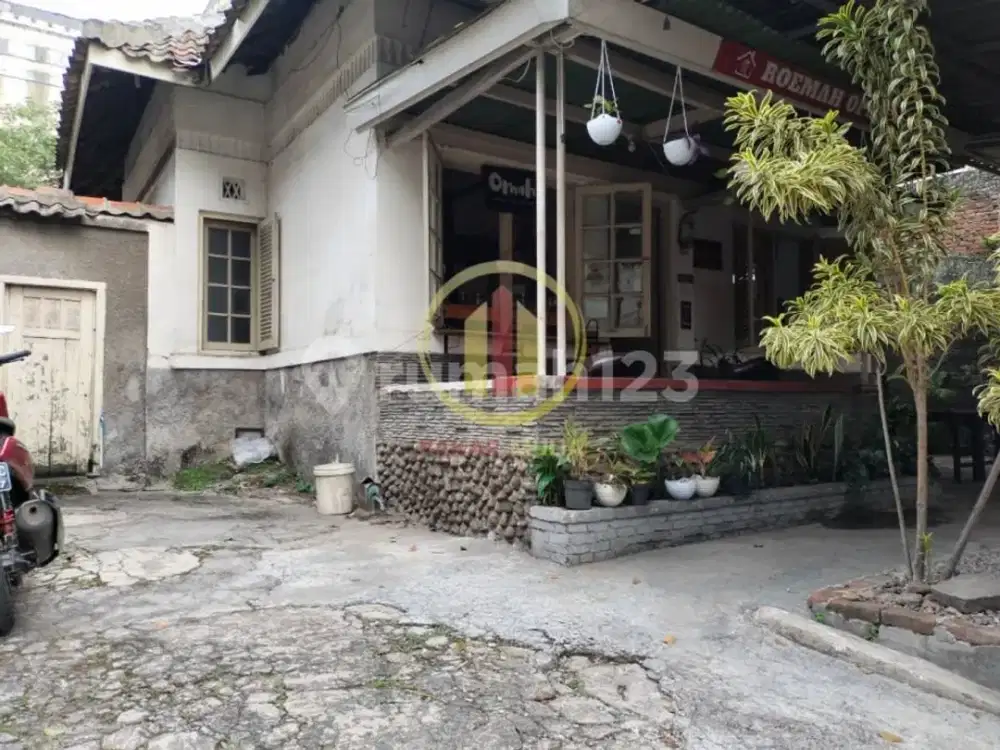 Dijual Rumah Strategis di Pusat Kota Bandung Area Pungkur Regol Bandung Cocok untuk Usaha / Kost / Hotel / Rumah Makan Dll