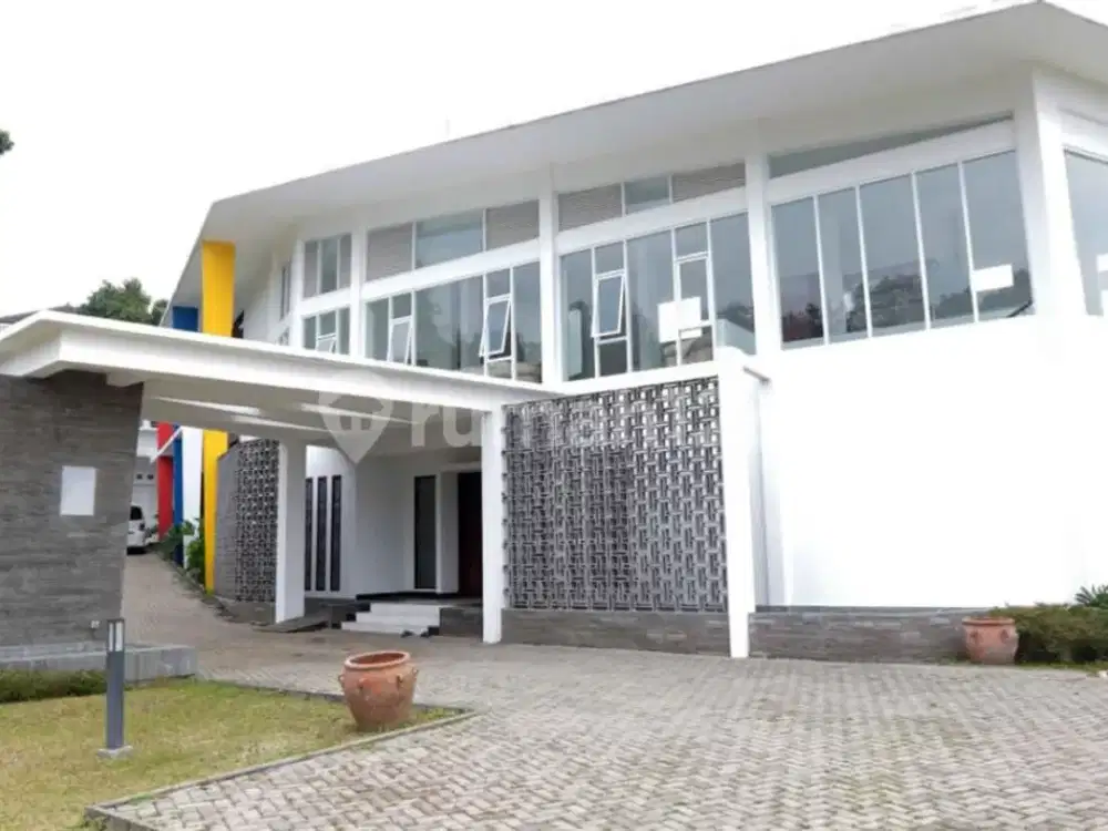 Jual Villa Mewah di Dago Atas Bukit Pakar Timur Bandung