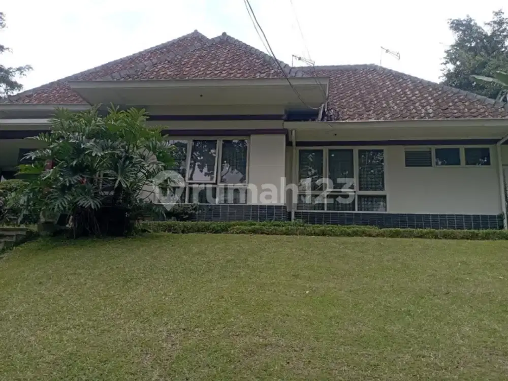 Dijual Rumah Belanda Terawat di Lokasi Elite Pusat Kota Bandung