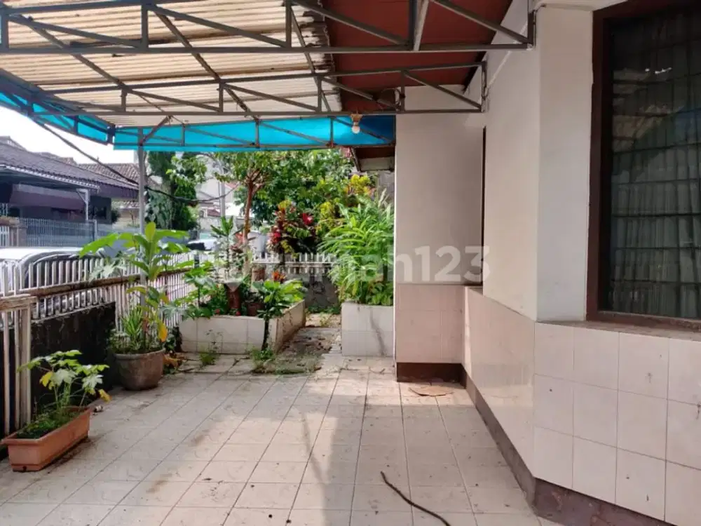 Dijual Rumah Lama Terawat di Pusat Kota Bandung Dekat Braga