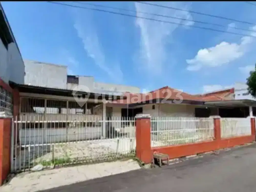 Dijual Rumah untuk Bahan Kosan di Gegerkalong Bandung