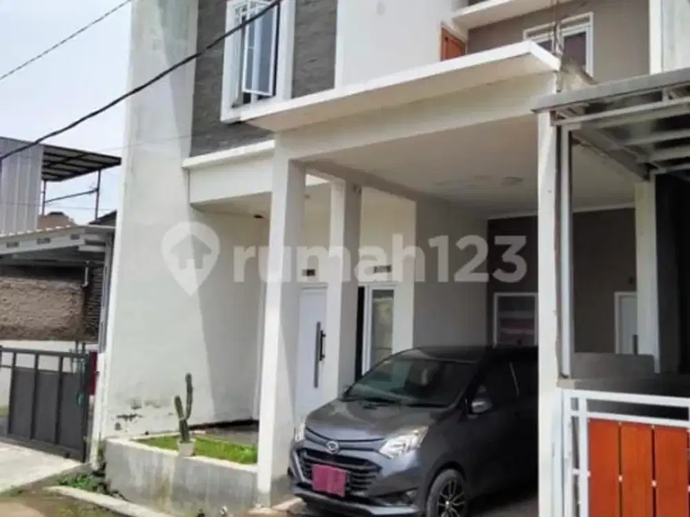 Dijual Rumah 2 Lantai Siap Hinu di Komplek Permata Buah Batu Bandung