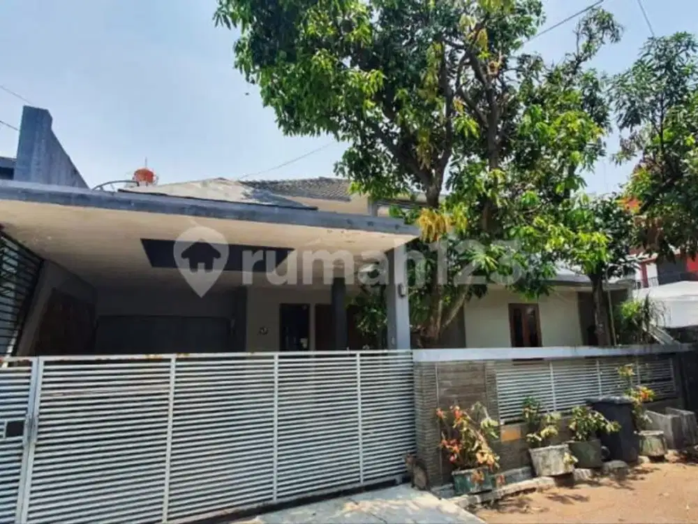 Dijual Rumah Terawat Siap Huni di Komplek Situsari Buah Batu Bandung