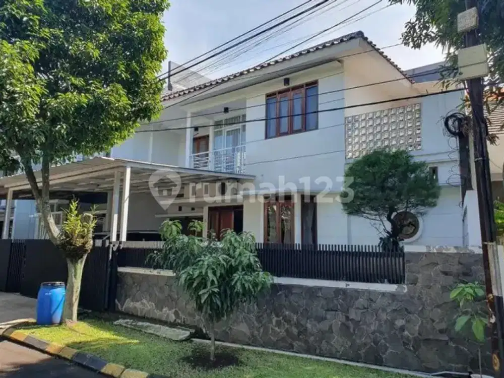 Dijual Rumah 2 Lantai Siap Huni Terawat di Batununggal Indah Estate Bandung