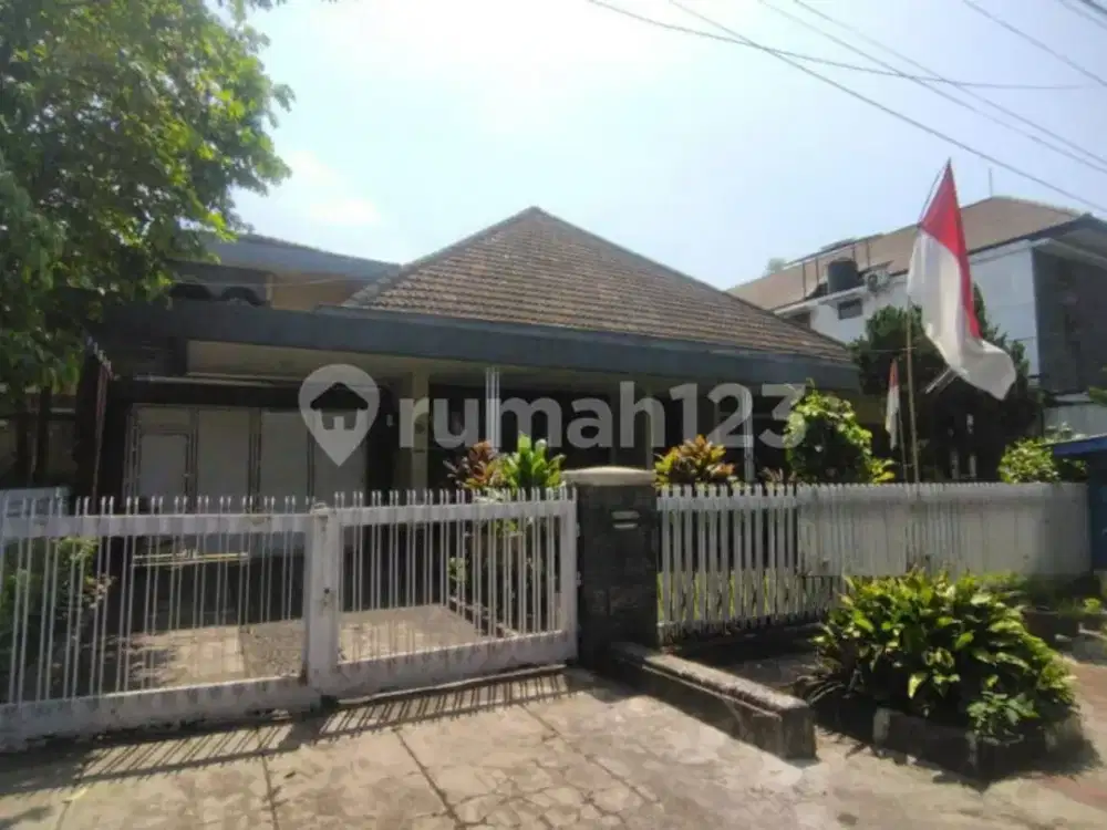 Dijual Rumah Lokasi The Best Sayap Riau Bandung