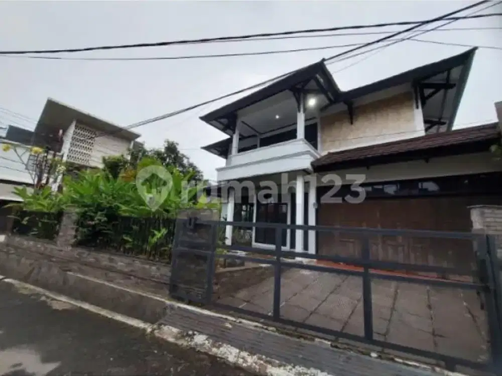 Rumah Siap Huni Baru Renov 2 Lantai di Cigadung Dago Bandung