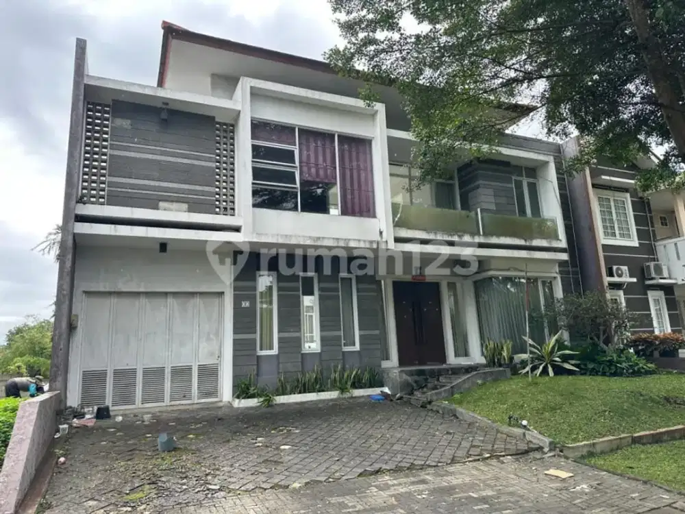 Dijual Rumah Lux Full Renovasi View Danau di Tatar Mayang Sunda Kota Baru Parahyangan Bandung Barat
