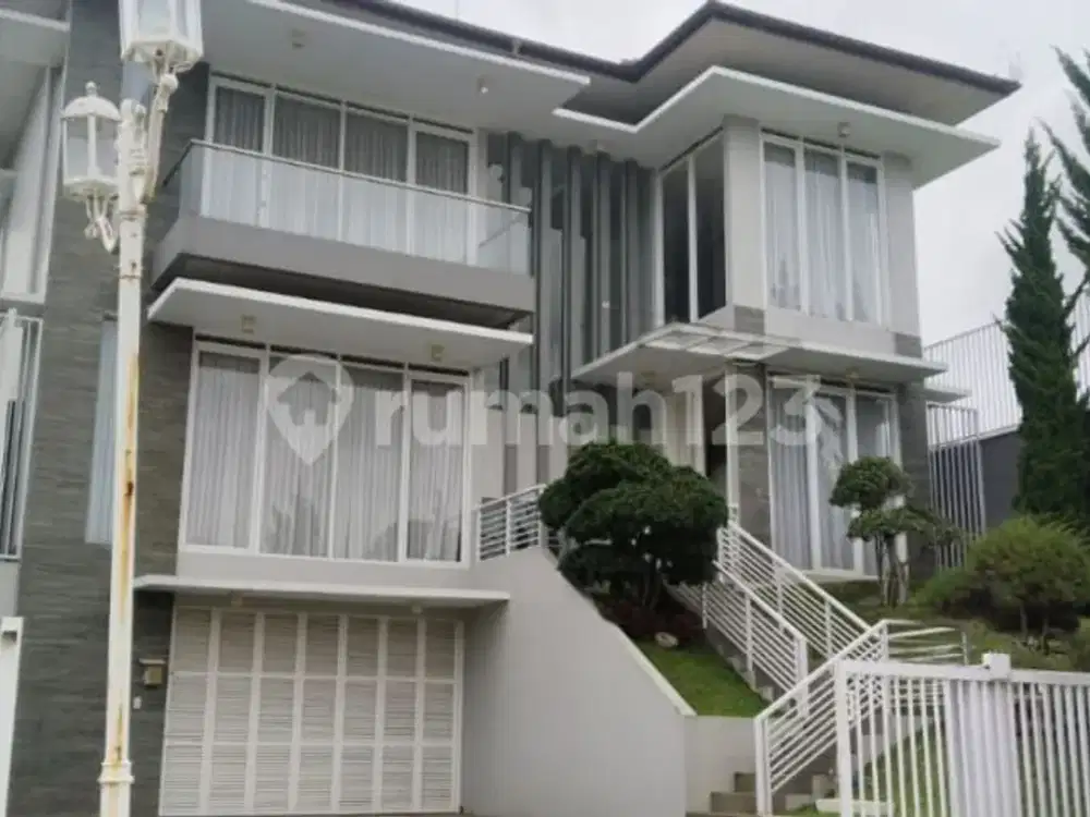 Dijual Rumah Villa Lux 3 Lantai Best View di Resort Dago Pakar Bandung