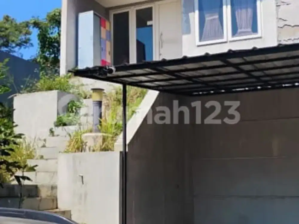 Dijual Rumah 2 Lantai Dalam Komplek di Cigadung Greenland Bandung