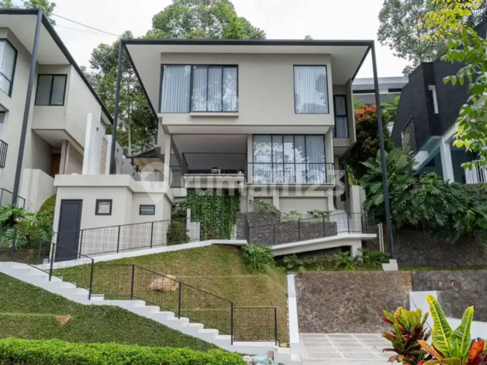 Dijual Villa 3 Lantai Plus Privat Pool Bukit Pakar Timur Bandung