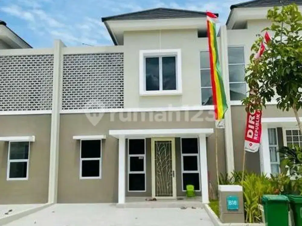 Disewakan Rumah 2 Lantai 2 Kamar Tidur Komplek Vila Tenayan