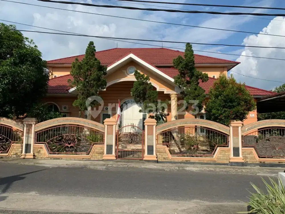 Dijual Rumah 6 Kamar Tidur Jl. Lembah Raya Pekanbaru