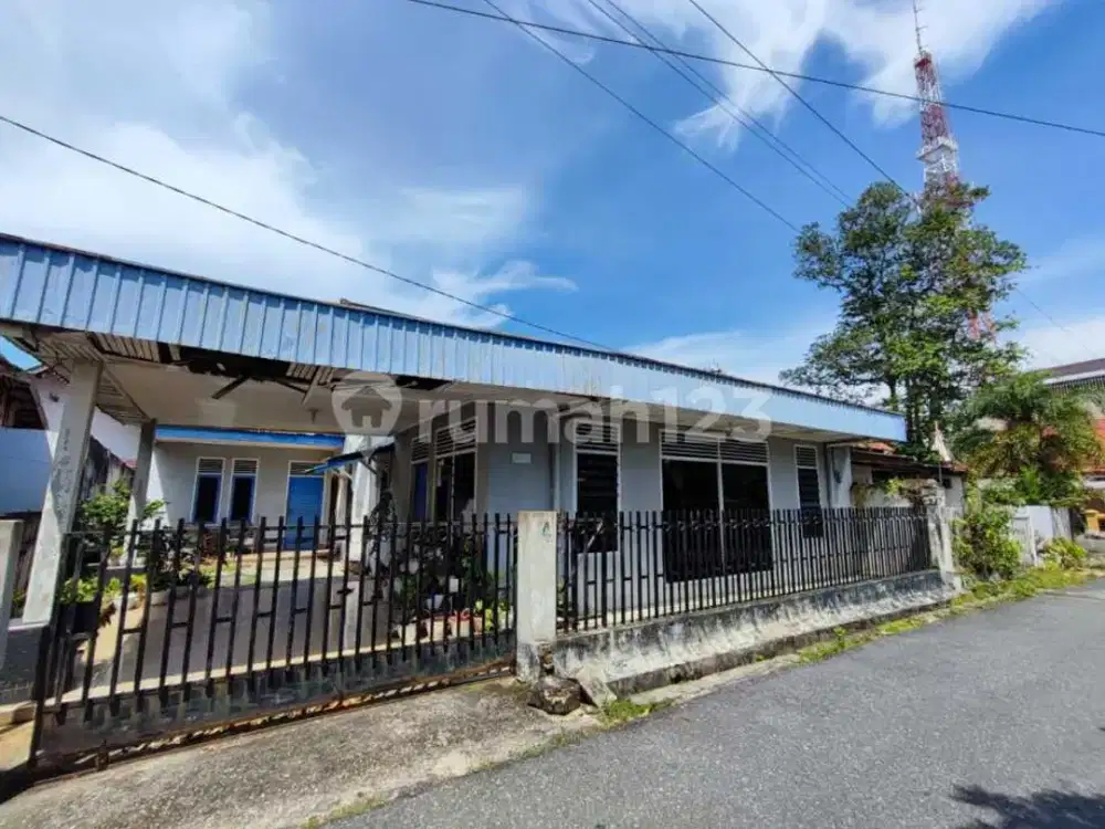 RUMAH JL. AMIR HAMZAH