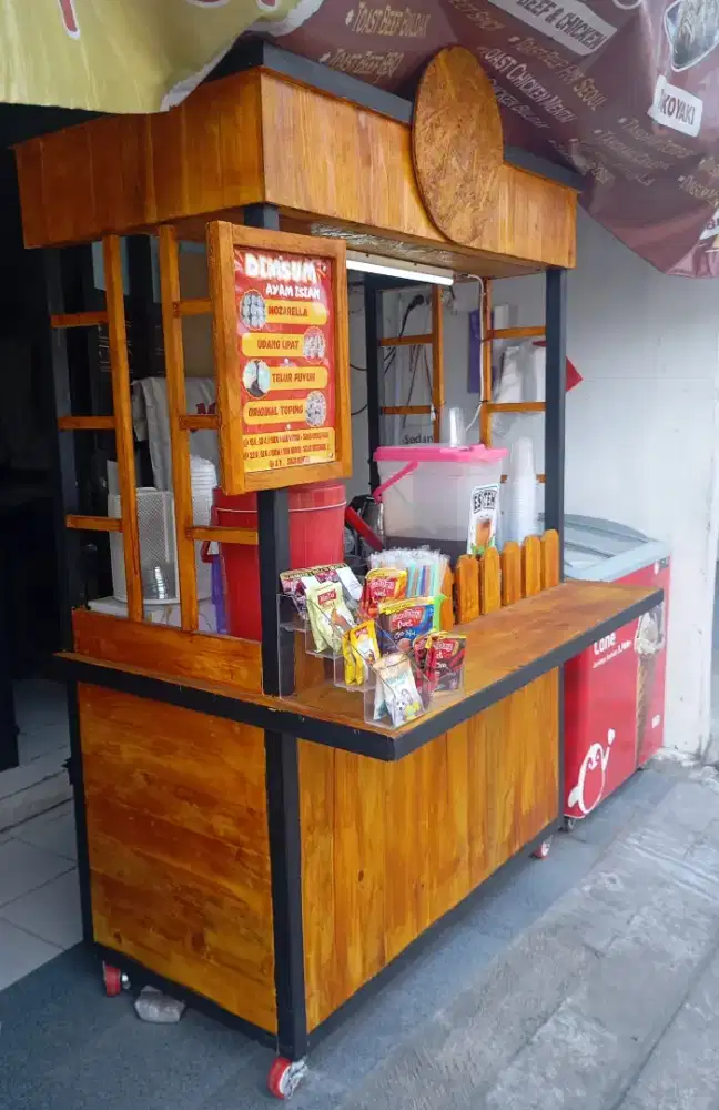 Booth UMKM AESTHETIC SEPAKETAN