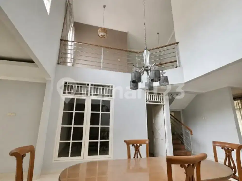 Dijual Rumah Asri Besar Ada Rooftop di Bintaro Sektor 6