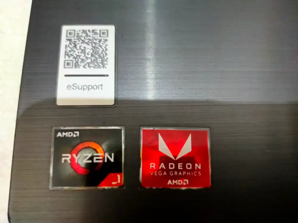 Dijual laptop Lenovo AMD RYZEN 3 Ram 8GB SSD 256GB VGA 2GB win 11
