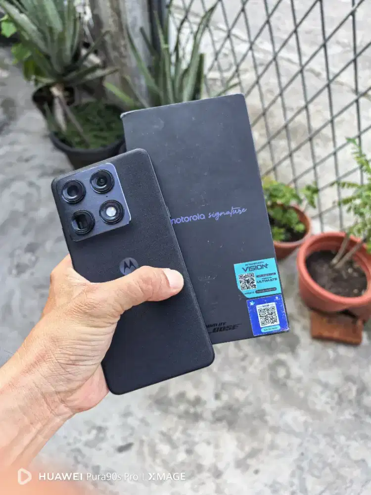 Motorola Signatura 5G BOSE 12/256 Garansi Resmi Maret 2027
