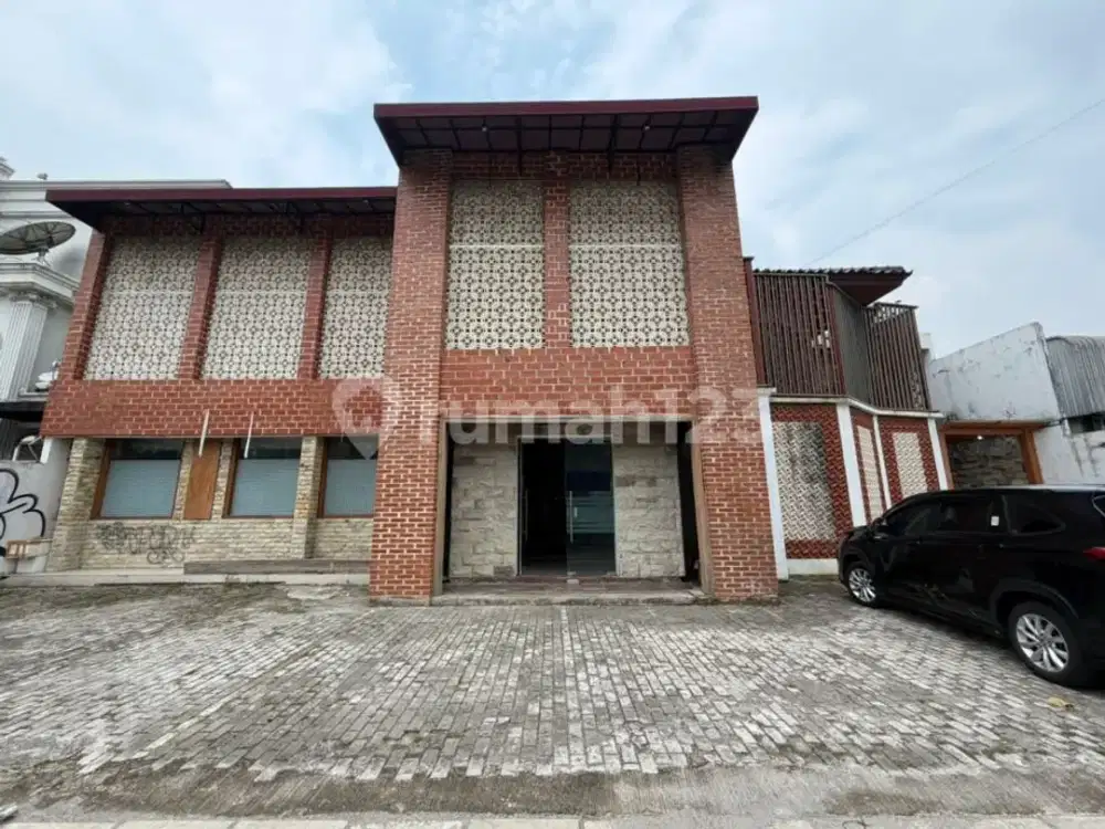 Hot Listing Langka Dijual / Disewa Bangunan Komersial di Jl Kemang Selatan Jakarta Selatan