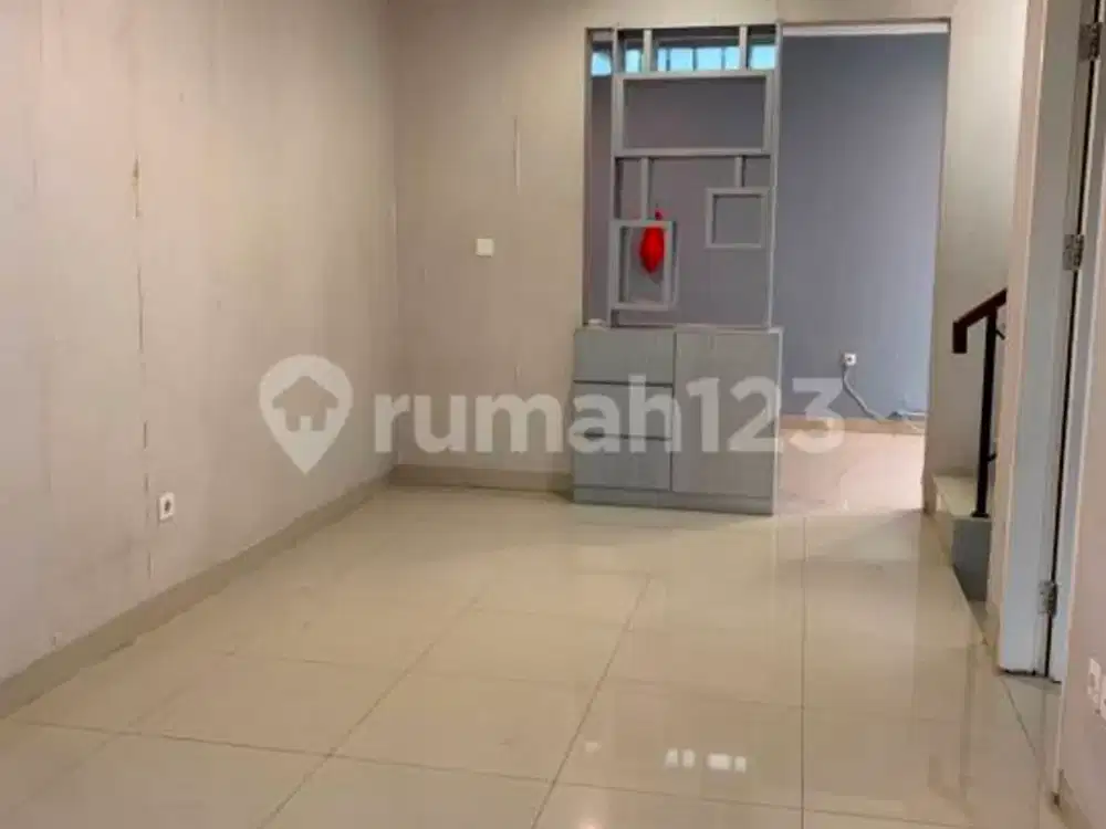 Disewakan Rumah Cluster Milano Gading Serpong - 3 Kamar Tidur | Semi Furnished | Rp55 Juta/Tahun