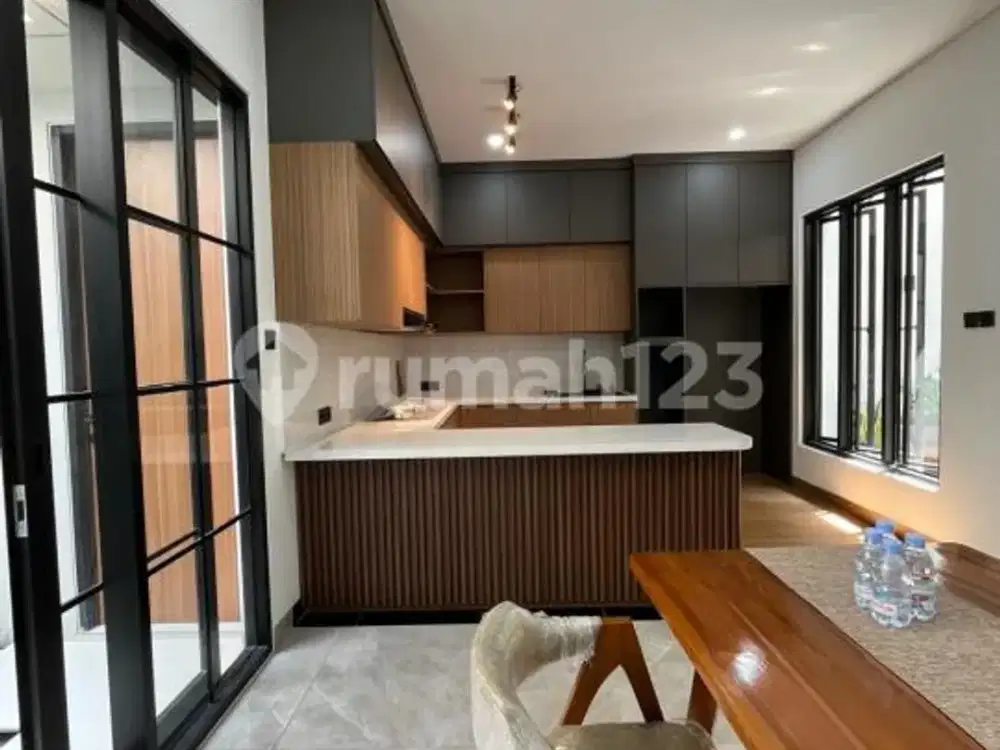 Rumah 2 Lantai Desain Modern Kontemporer di Taman Chrysant Bsd