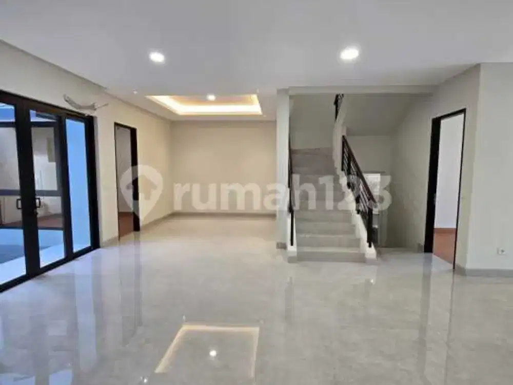 Dijual New House Premium BSD City - The Green Venetian, Luas & Strategis