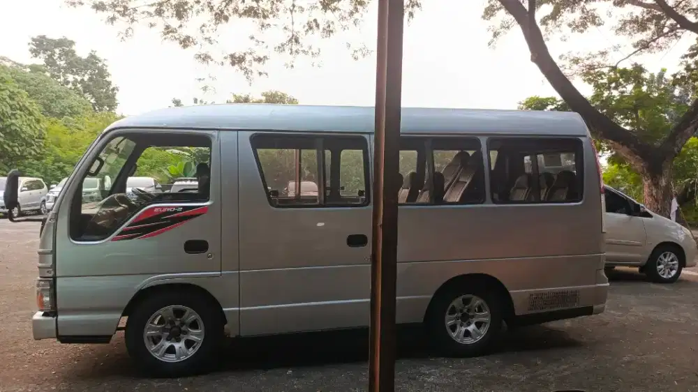 2016 Elf minibus Short NHR 55 AC 16 Kursi