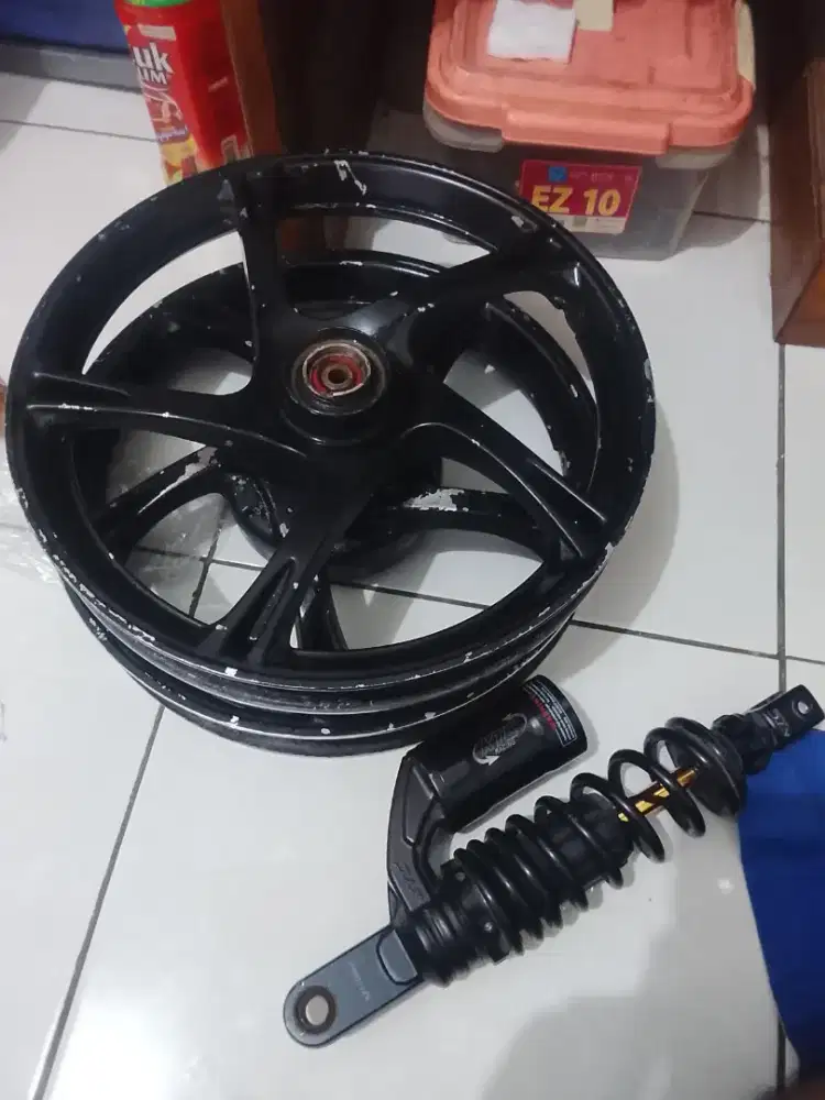 Jual pelek Mio kondisi Masi bagus + Shok blkng ktc UK 330