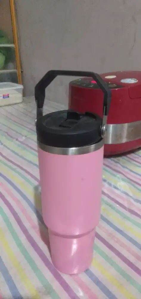 tumbler tempatt minumm