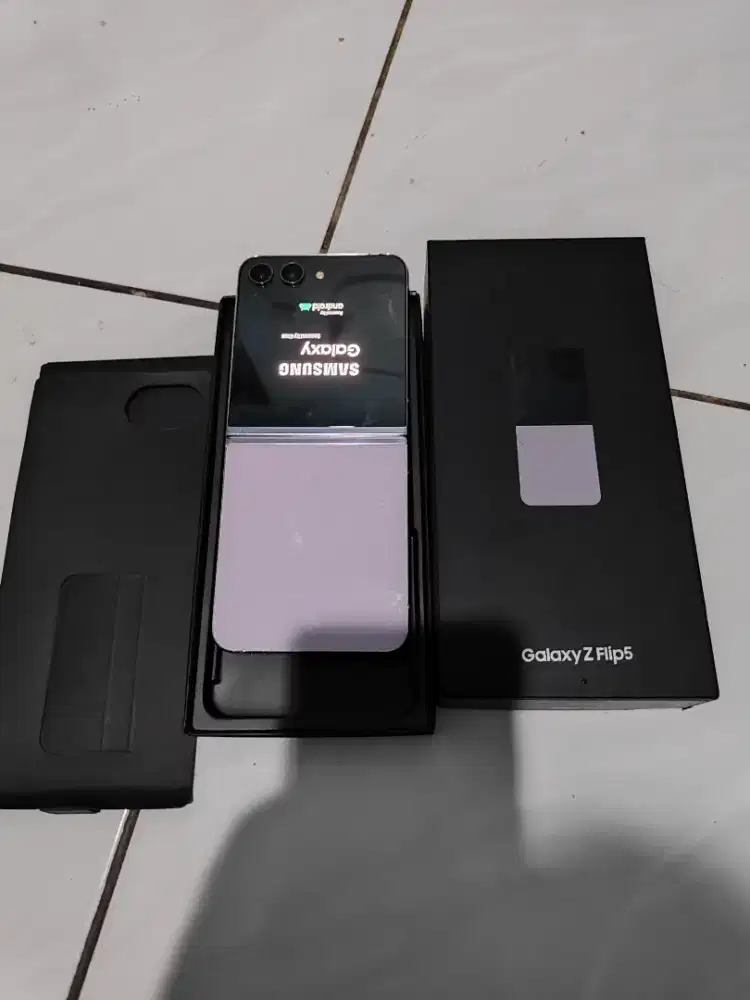 Samsung z flip 5 ram 8/512 gb second sein