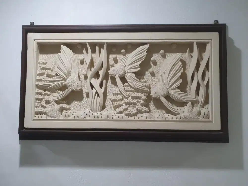 Hiasan Dinding Ukiran Ikan – Elegan & Artistik