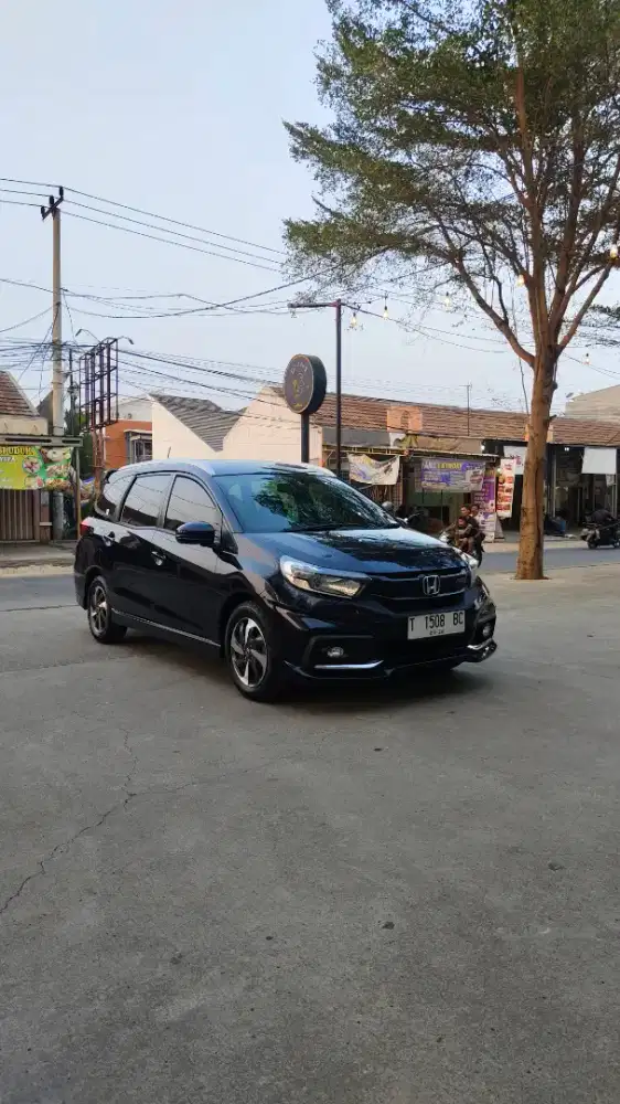 MOBILO RS CVT ISTIMEWA KM 30RN RECORD