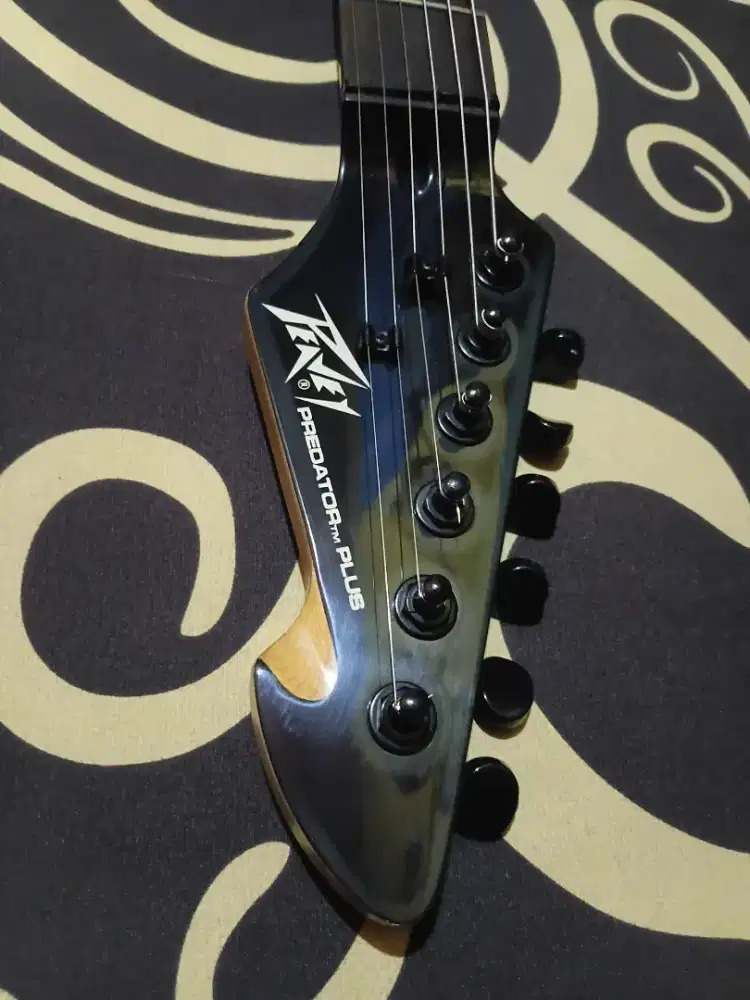 guitar peavey predator plus