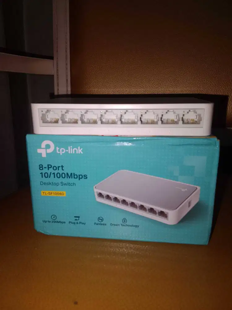 TP LINK 8 PORT 10/100 MBPS