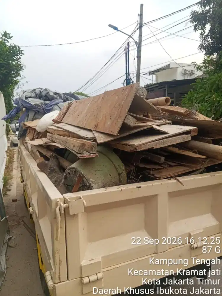 Jasa buang puing tanah