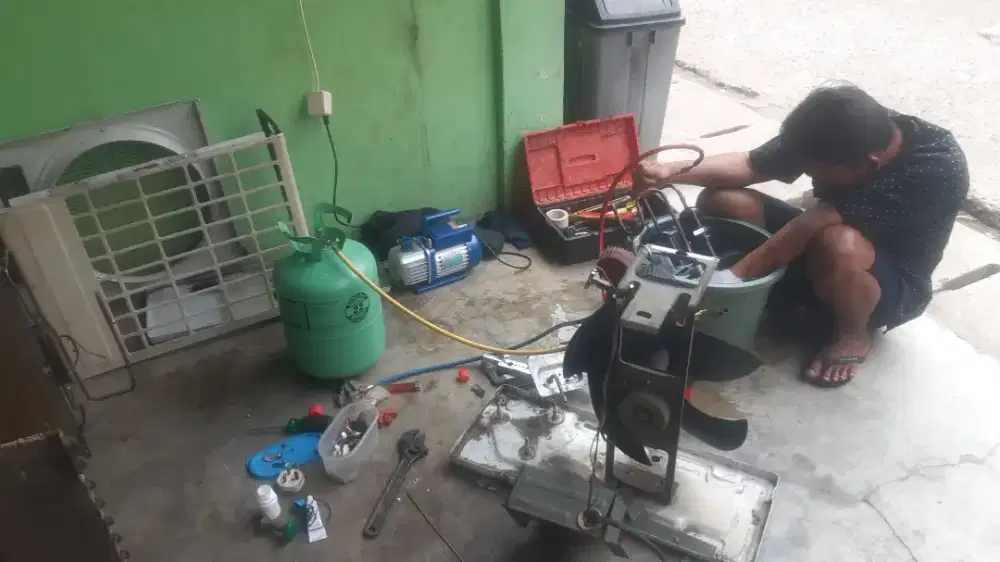 Jasa servis alat pendingin panggilan