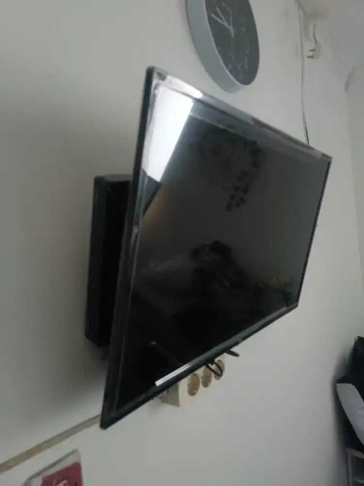 TV TCL LED 32Inch