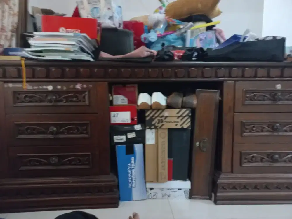 Meja Direktur ukuran besar