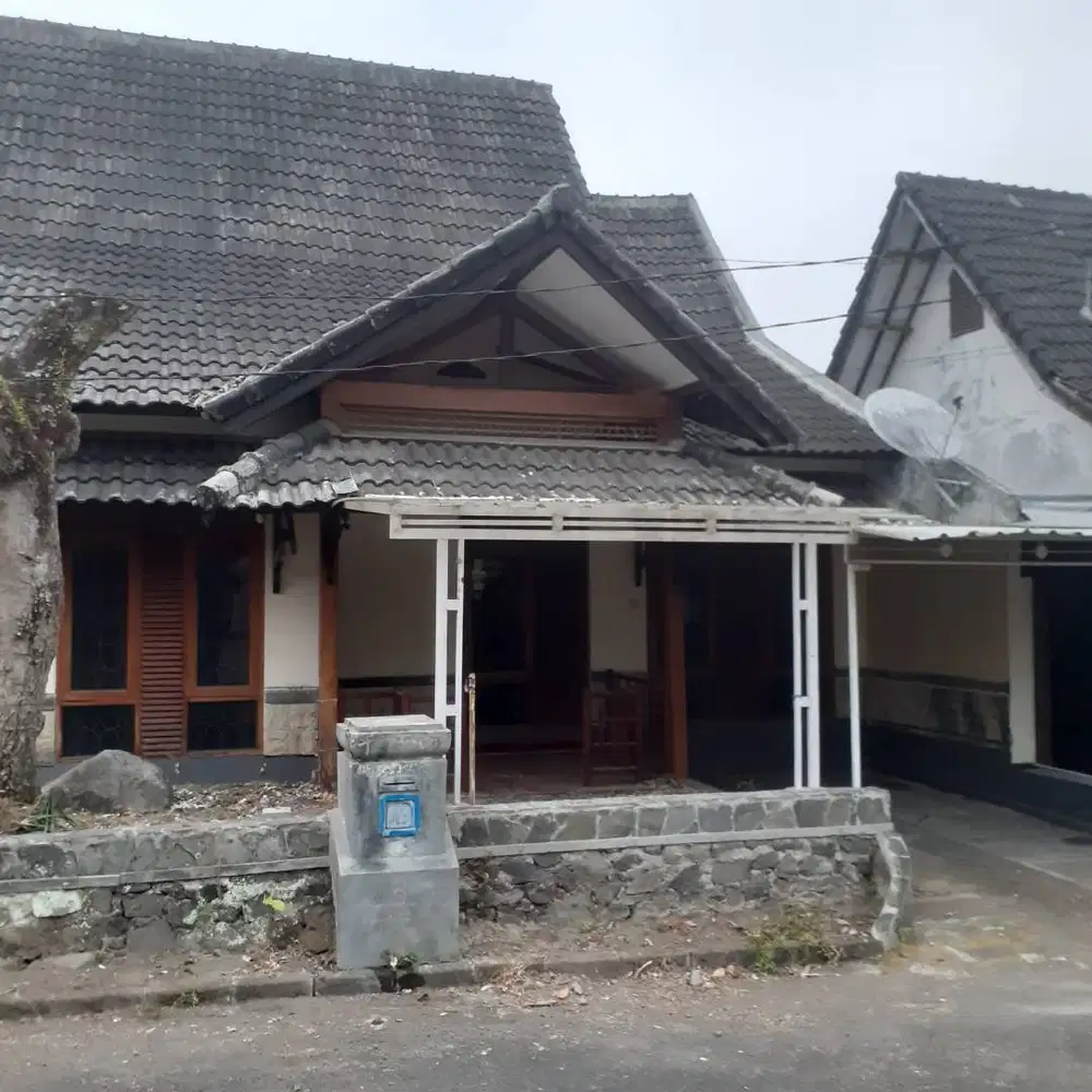 RUMAH DIJUAL DALAM PERUMAHAN DEKAT SLEMAN CITY HALL
