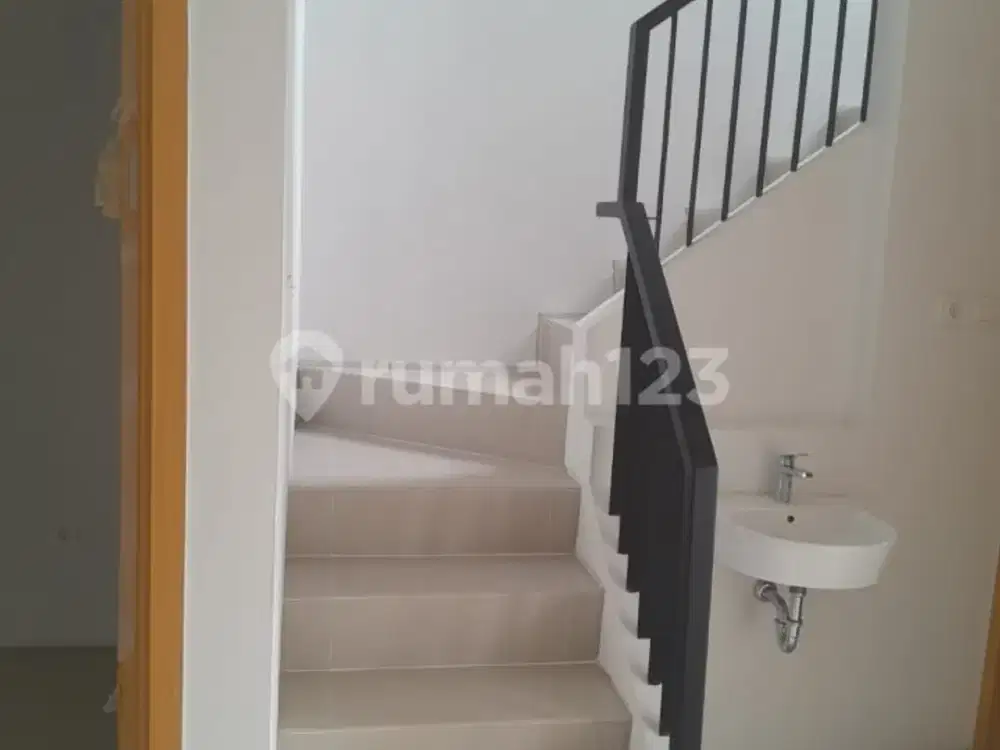 Sewa Murah Rumah 2 Lantai Citra Garden 8 Aero Mansion Jakarta Barat
