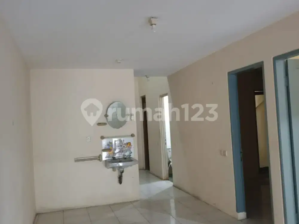 Disewakan Rumah Sederhana Kawasan Taman Semanan Indah Siap Huni
