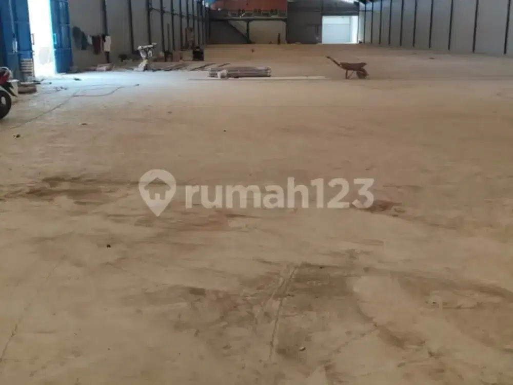 Disewa Gudang Luas Tanah 8000 Kantor 2 Lantai bisa Pabrik Siap Pakai Dekat Akses Tol