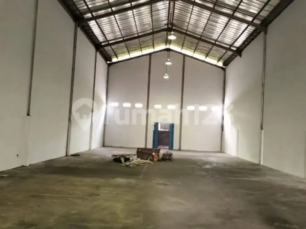 Disewakan Gudang 500M2 Dalam Kawasan Lippo Cikarang Include Pph Siap Pakai