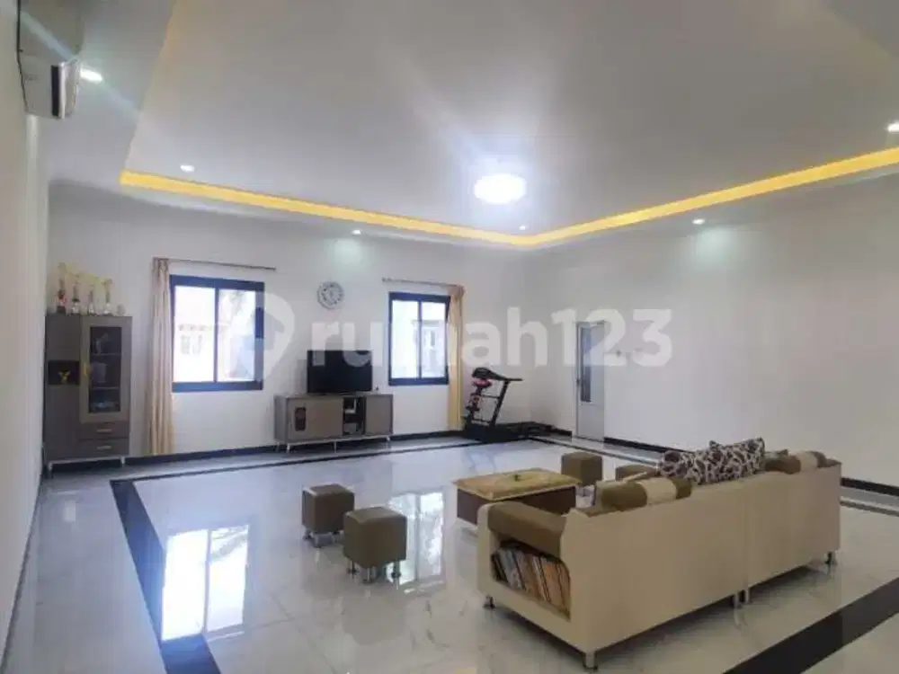 Dijual Rumah Mewah Puri Gardena 3 Lantai Hadap Barat Plus Bonus Lengkap Siap Huni