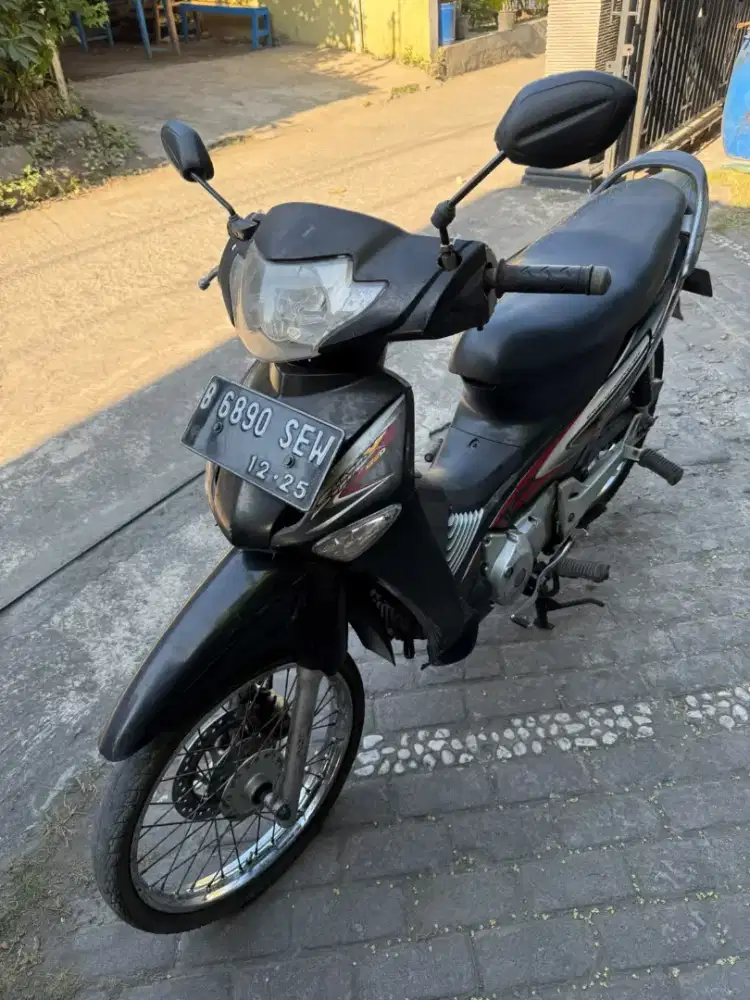Supra 125 THN 2005 plat B Jakarta