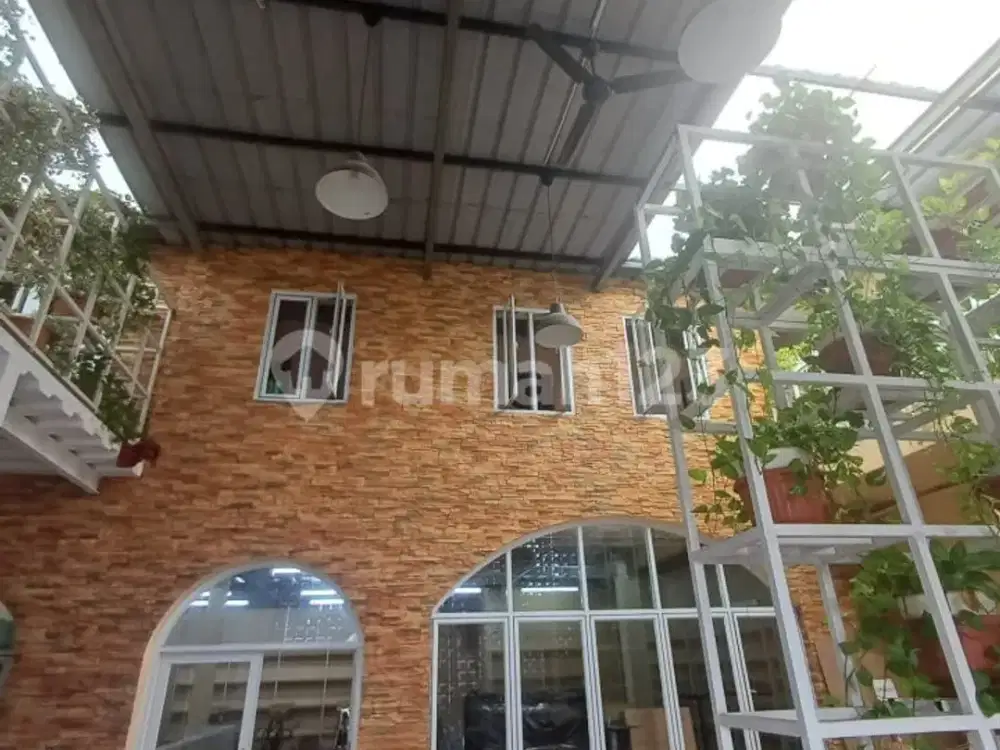 Dijual Rumah Luas Plus Kios Menceng Jakarta Barat Siap Huni Cocok untuk Hunia Plus Usaha