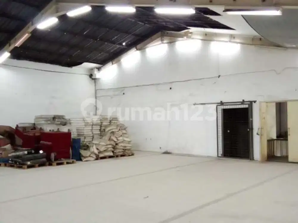 Disewakan Gudang / Pabrik 5000M2 Pulo Gadung Siap Pakai Cocok untuk Distribusi Skala Besar
