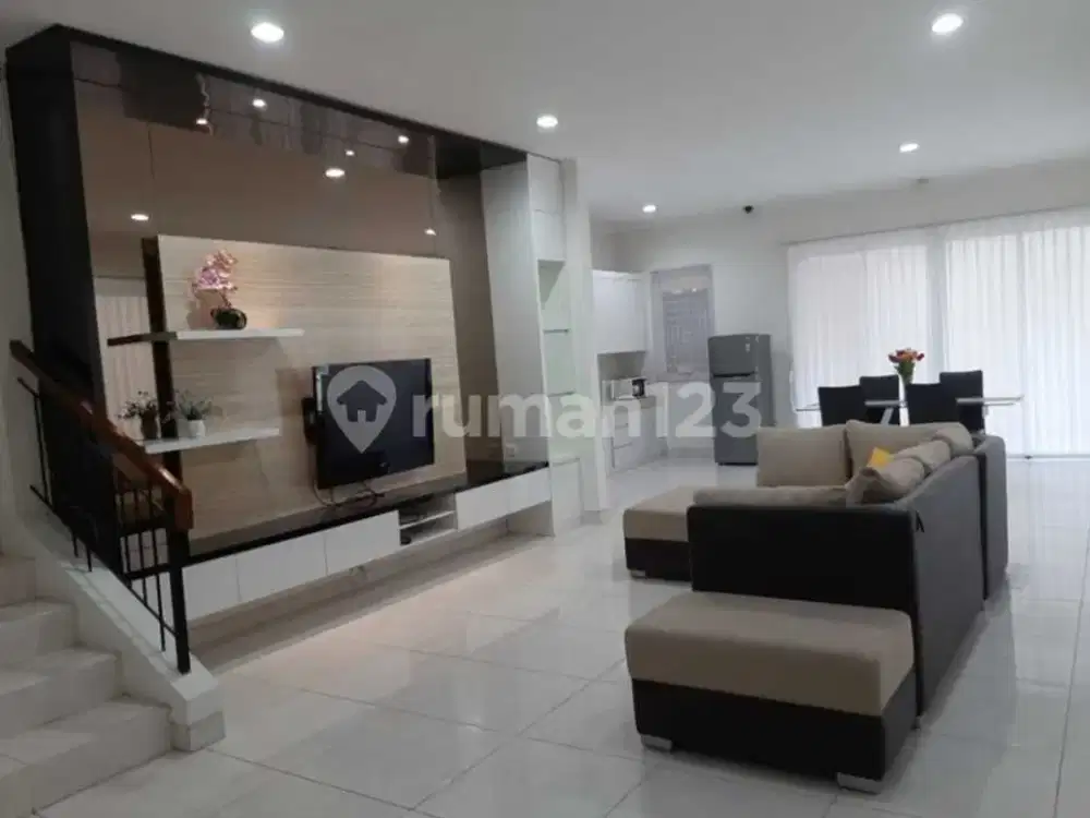 Disewakan Rumah Mewah Full Furnish BSD Cluster Deepark