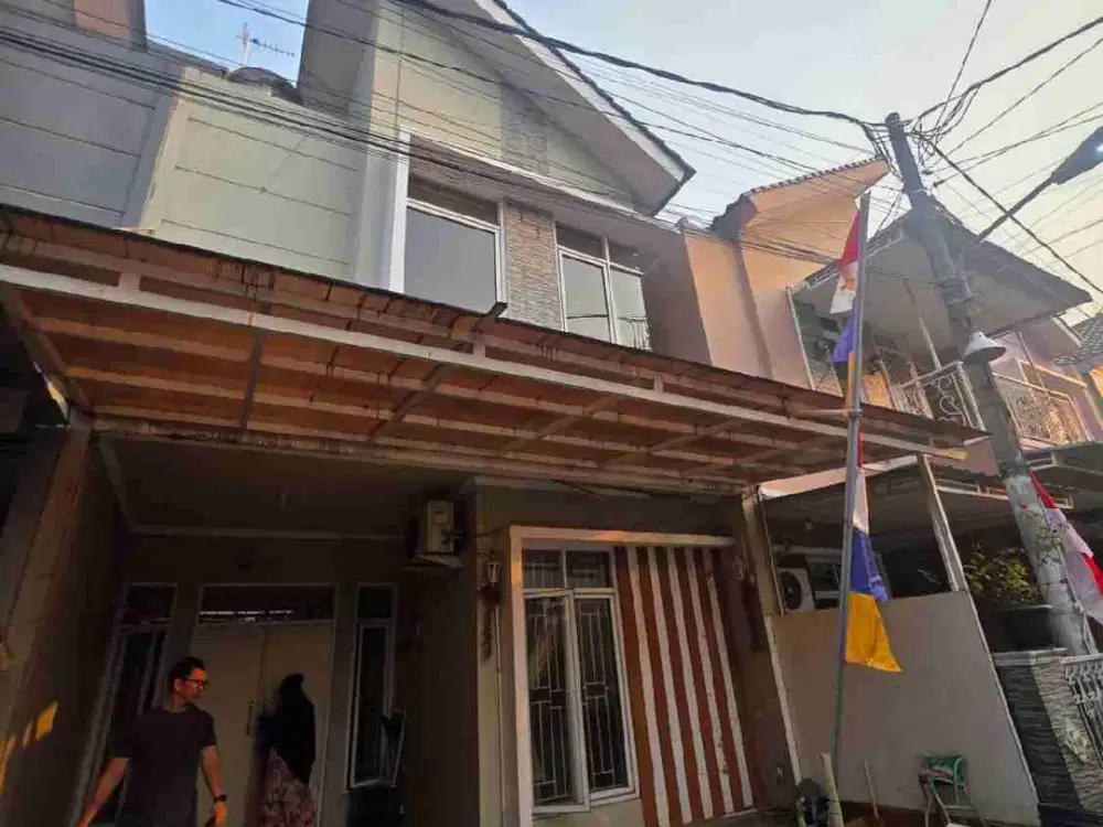Rumah Sewa Rapi Siap Huni di Town House Kranggan Bekasi