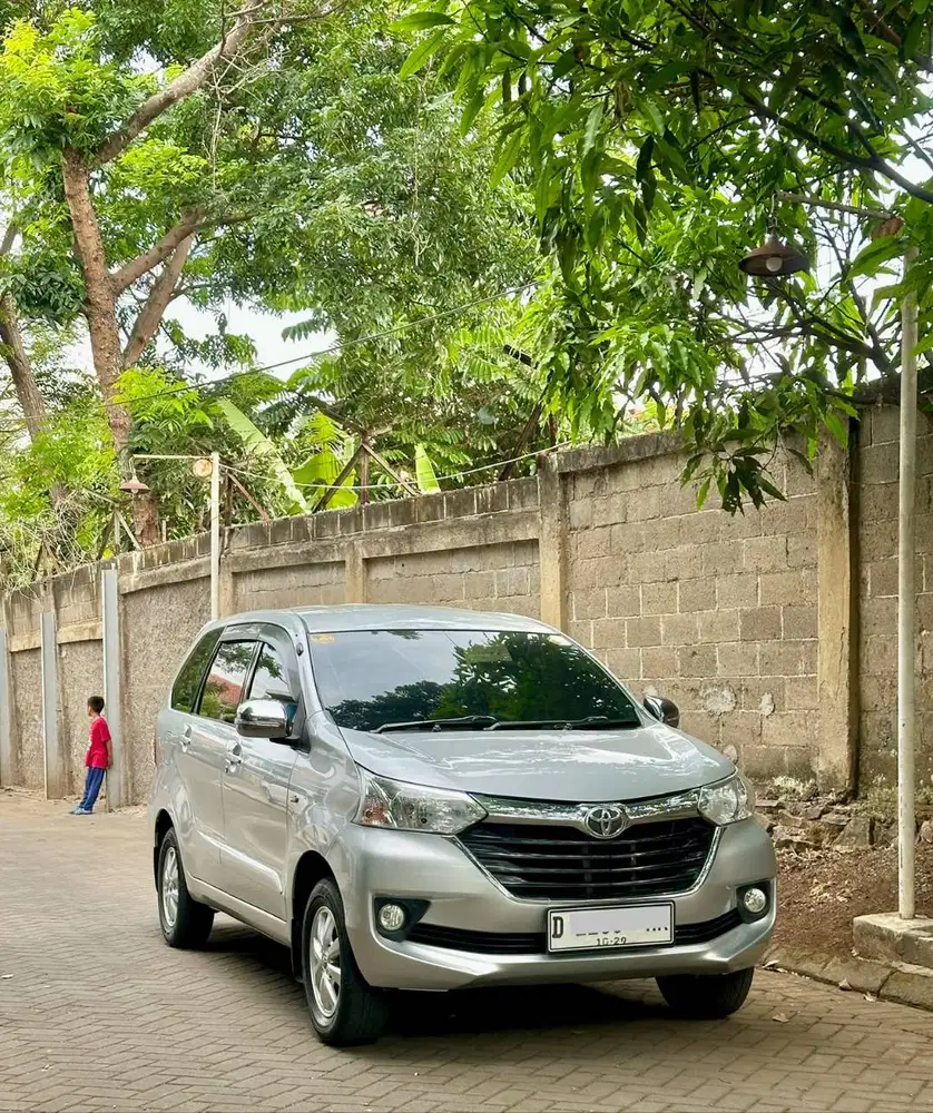 KM97RB- Toyota Avanza G 1.3 MT 2015 Manual Silver Barong 2016/2017