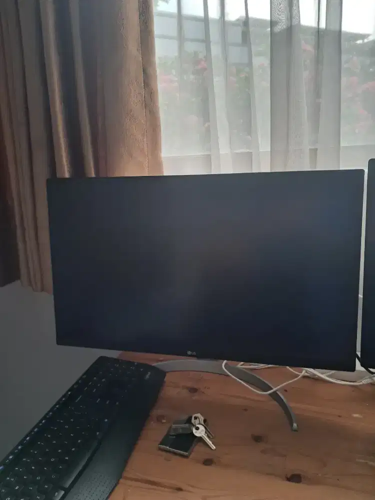LG Ultrafine 27UP850K-W 27 UHD 4K IPS MonitorAMD